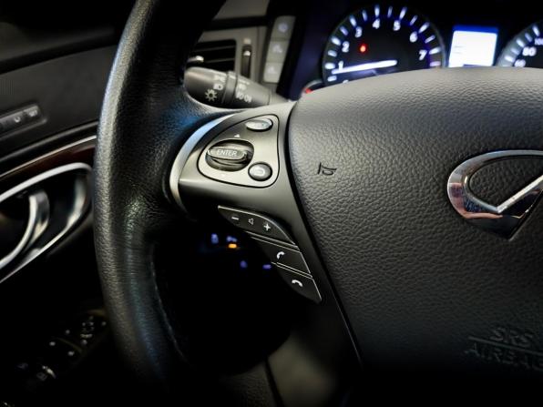 Infiniti Q70 I Рестайлинг с пробегом 2015 года, цена 2 425 000 рублей, 93317 км, седан, Автокод Объявления