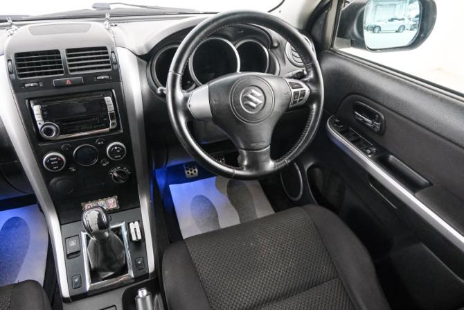 Suzuki Escudo III с пробегом 2008 года, цена 999 000 рублей, 155044 км, внедорожник, Автокод Объявления