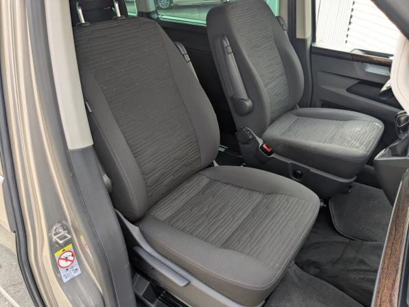 Volkswagen Multivan T6 Рестайлинг с пробегом 2021 года, цена 4 700 000 рублей, 207418 км, минивэн, Автокод Объявления