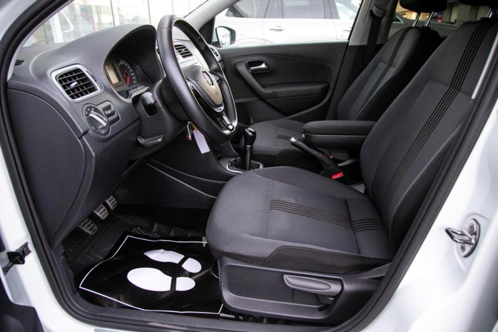 Volkswagen Polo V Рестайлинг Иркутск  - изображение 12