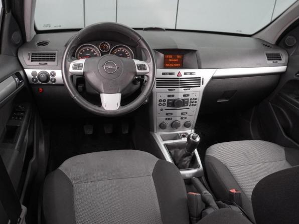 Opel Astra H Рестайлинг с пробегом 2013 года, цена 599 000 рублей, 210608 км, универсал, Автокод Объявления