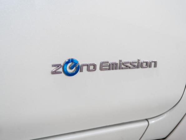 Nissan Leaf I (ZE0/AZE0) с пробегом 2011 года, цена 800 000 рублей, 112270 км, хэтчбек, Автокод Объявления