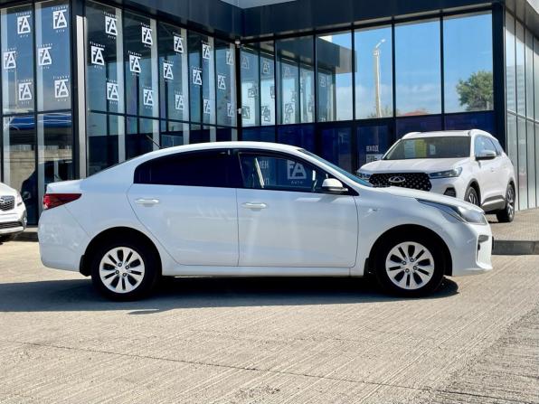 Kia Rio IV с пробегом 2018 года, цена 1 100 000 рублей, 93400 км, седан, Автокод Объявления