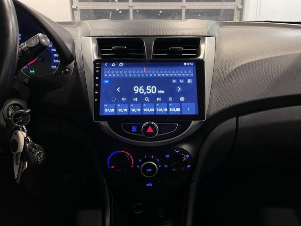 Hyundai Solaris I с пробегом 2011 года, цена 640 000 рублей, 240596 км, седан, Автокод Объявления