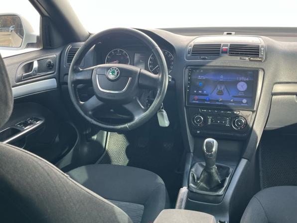Skoda Octavia II (A5) Рестайлинг с пробегом 2011 года, цена 850 000 рублей, 209673 км, лифтбек, Автокод Объявления