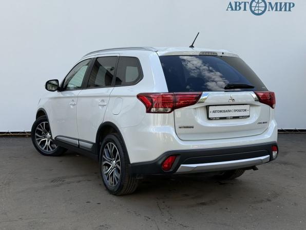 Mitsubishi Outlander III Рестайлинг 2 с пробегом 2015 года, цена 2 300 000 рублей, 27789 км, внедорожник, Автокод Объявления