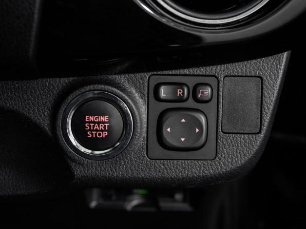 Toyota Vitz III (XP130) Рестайлинг 2 с пробегом 2019 года, цена 1 099 500 рублей, 65166 км, хэтчбек, Автокод Объявления