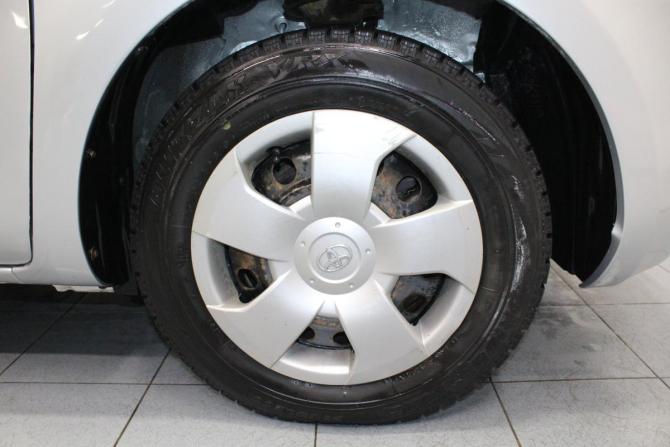 Toyota Sienta I с пробегом 2005 года, цена 555 000 рублей, 260167 км, минивэн, Автокод Объявления