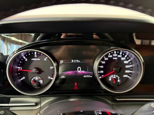 Kia Carnival IV с пробегом 2022 года, цена 4 600 000 рублей, 60559 км, минивэн, Автокод Объявления