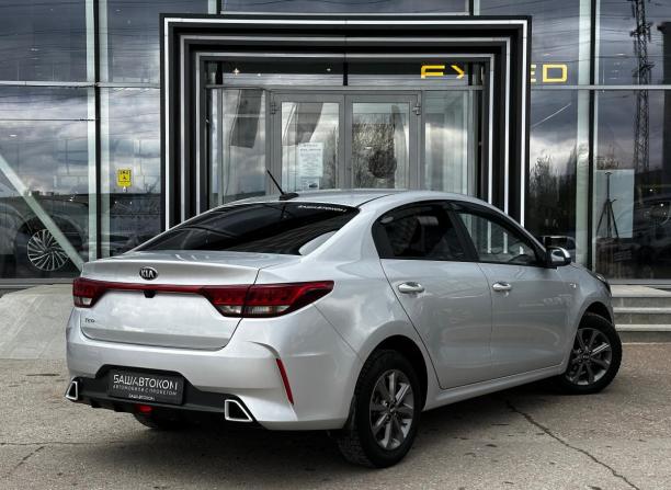 Kia Rio IV Рестайлинг с пробегом 2021 года, цена 1 595 000 рублей, 106500 км, седан, Автокод Объявления