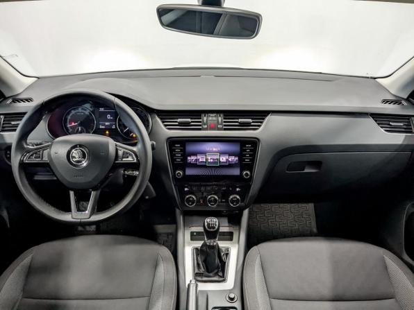 Skoda Octavia III (A7) Рестайлинг с пробегом 2017 года, цена 1 515 000 рублей, 97857 км, лифтбек, Автокод Объявления