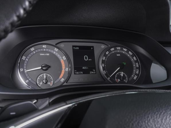 Skoda Octavia IV (A8) с пробегом 2021 года, цена 2 370 000 рублей, 106179 км, лифтбек, Автокод Объявления