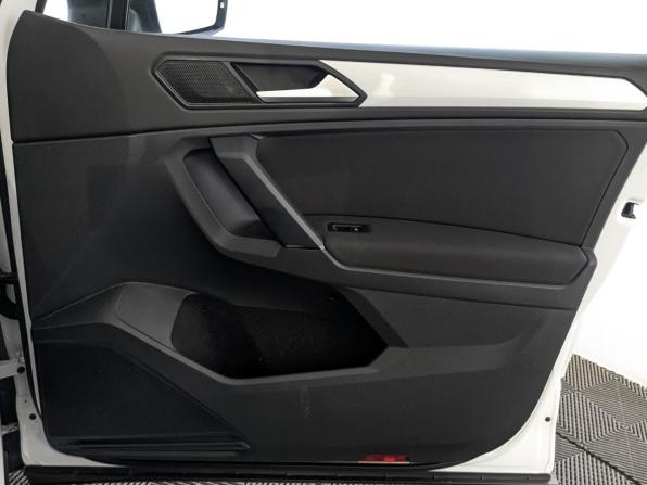 Volkswagen Tiguan II Рестайлинг с пробегом 2021 года, цена 2 590 000 рублей, 73888 км, внедорожник, Автокод Объявления