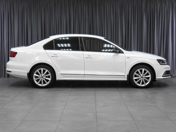 Volkswagen Jetta VI Рестайлинг с пробегом 2017 года, цена 1 349 000 рублей, 136532 км, седан, Автокод Объявления