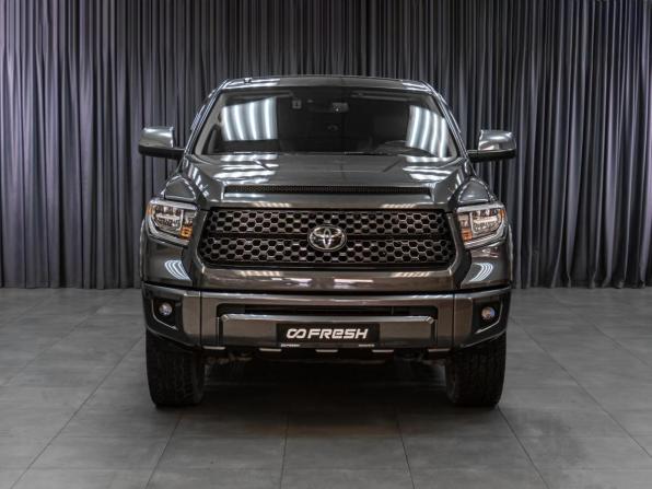 Toyota Tundra II Рестайлинг с пробегом 2018 года, цена 7 099 000 рублей, 123449 км, offers.body_type.unknown, Автокод Объявления
