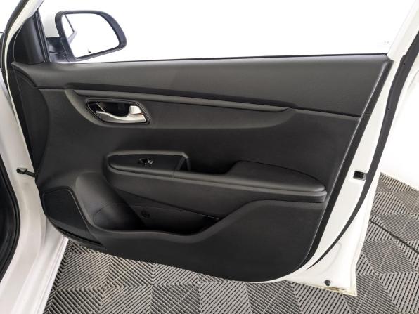 Kia Rio IV Рестайлинг с пробегом 2021 года, цена 1 540 000 рублей, 91232 км, седан, Автокод Объявления