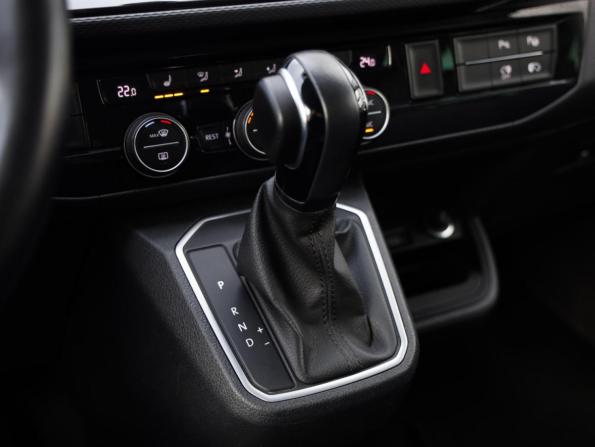 Volkswagen Multivan T6 Рестайлинг с пробегом 2020 года, цена 5 049 000 рублей, 134842 км, минивэн, Автокод Объявления
