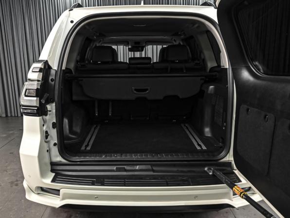 Toyota Land Cruiser Prado 150 Series Рестайлинг 3 с пробегом 2021 года, цена 6 440 000 рублей, 75622 км, внедорожник, Автокод Объявления