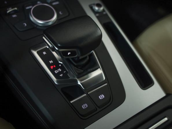 Audi Q5 II (FY) с пробегом 2017 года, цена 2 499 000 рублей, 138000 км, внедорожник, Автокод Объявления