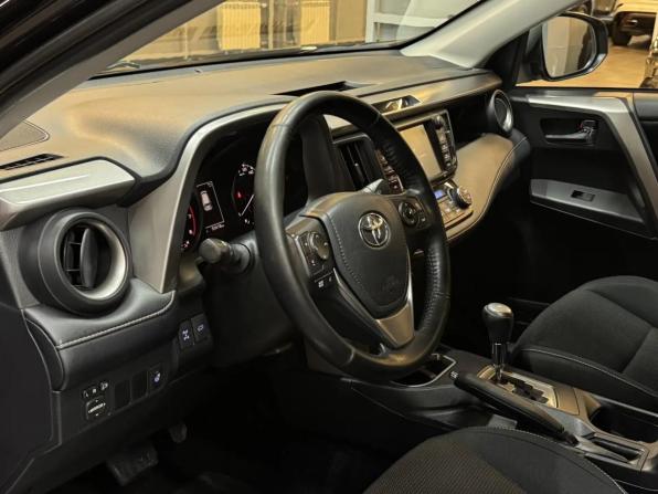 Toyota RAV4 IV (XA40) Рестайлинг с пробегом 2018 года, цена 2 797 000 рублей, 93000 км, внедорожник, Автокод Объявления