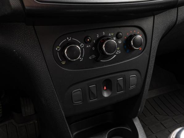 Renault Sandero II Рестайлинг с пробегом 2020 года, цена 1 260 000 рублей, 67210 км, хэтчбек, Автокод Объявления