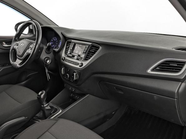 Hyundai Solaris II с пробегом 2018 года, цена 1 100 000 рублей, 167007 км, седан, Автокод Объявления