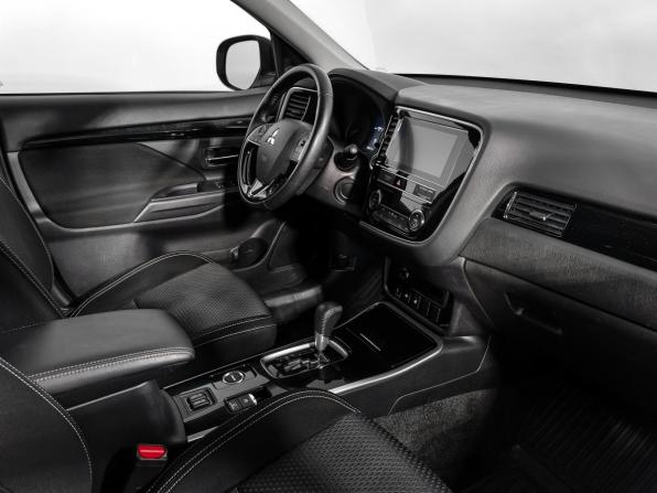 Mitsubishi Outlander III Рестайлинг 3 с пробегом 2019 года, цена 2 190 000 рублей, 84250 км, внедорожник, Автокод Объявления