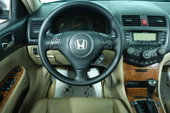 Honda Accord VII Рестайлинг с пробегом 2007 года, цена 999 000 рублей, 291541 км, седан, Автокод Объявления