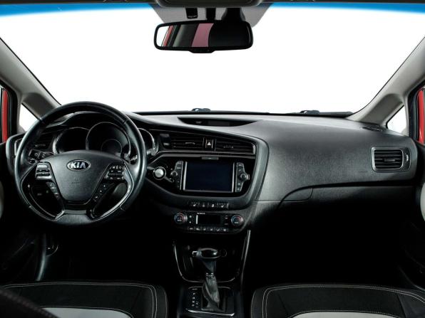 Kia Ceed II Рестайлинг с пробегом 2017 года, цена 1 288 000 рублей, 147190 км, хэтчбек, Автокод Объявления