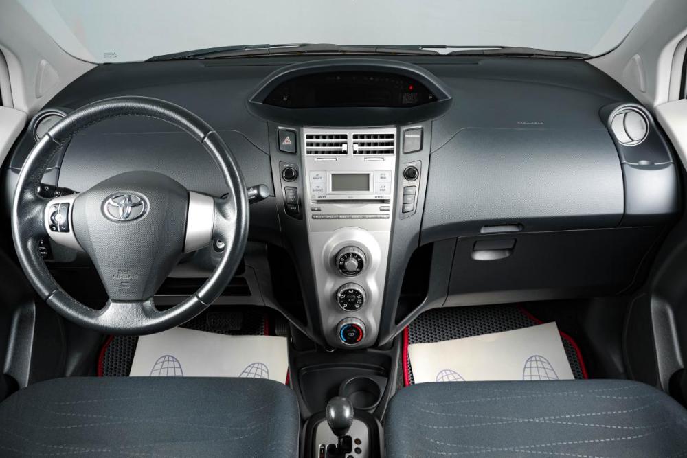 Toyota Yaris II Тюмень  - изображение 13