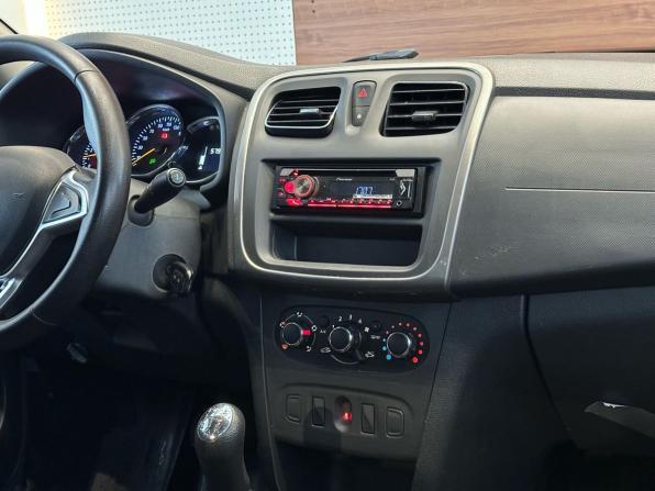 Renault Logan II Рестайлинг с пробегом 2018 года, цена 849 990 рублей, 149568 км, седан, Автокод Объявления