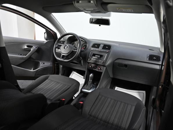 Volkswagen Polo V Рестайлинг с пробегом 2017 года, цена 589 000 рублей, 92647 км, седан, Автокод Объявления