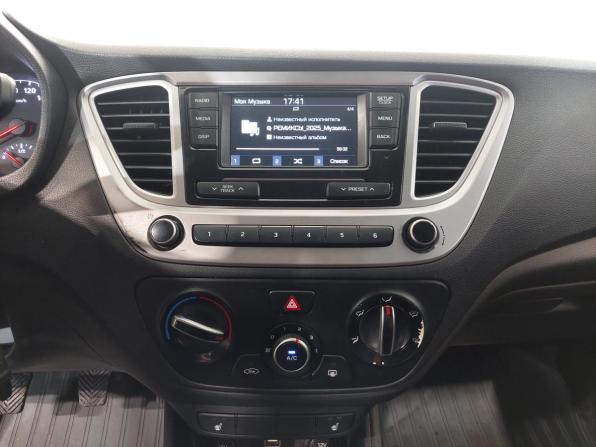 Hyundai Solaris II с пробегом 2020 года, цена 860 000 рублей, 309000 км, седан, Автокод Объявления