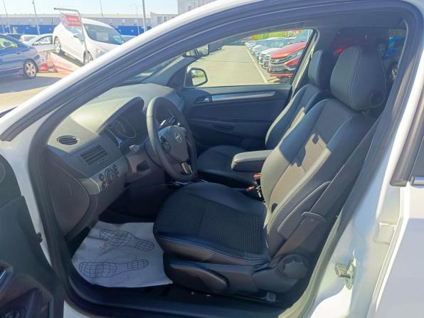 Opel Astra H Рестайлинг с пробегом 2013 года, цена 749 995 рублей, 154606 км, хэтчбек, Автокод Объявления