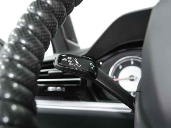 Volkswagen Touareg III с пробегом 2022 года, цена 8 840 000 рублей, 28700 км, внедорожник, Автокод Объявления