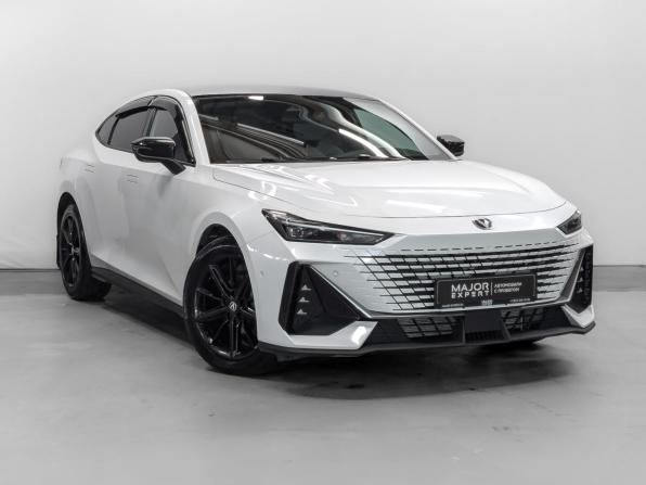 Changan UNI-V I с пробегом 2023 года, цена 2 150 000 рублей, 32676 км, лифтбек, Автокод Объявления