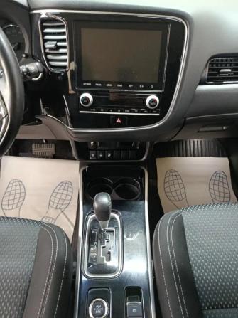 Mitsubishi Outlander III Рестайлинг 3 с пробегом 2020 года, цена 1 830 000 рублей, 210306 км, внедорожник, Автокод Объявления