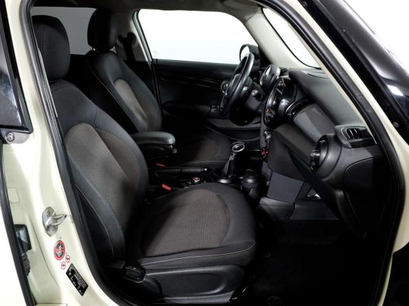 Mini Hatch III (F55/F56) с пробегом 2016 года, цена 1 468 000 рублей, 85786 км, хэтчбек, Автокод Объявления