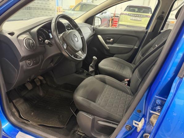 Renault Sandero II с пробегом 2014 года, цена 897 000 рублей, 115000 км, хэтчбек, Автокод Объявления