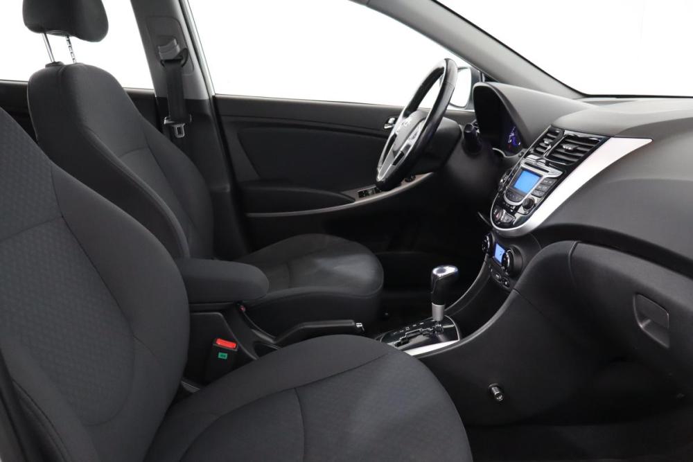 Hyundai Solaris I Санкт-Петербург  - изображение 12