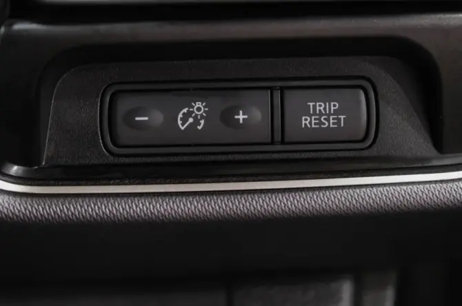 Nissan Serena V (C27) с пробегом 2016 года, цена 1 619 000 рублей, 215000 км, минивэн, Автокод Объявления