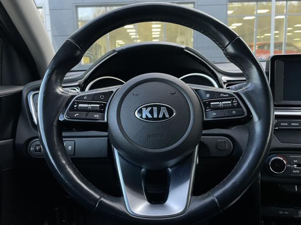 Kia Ceed III с пробегом 2018 года, цена 1 665 000 рублей, 93364 км, хэтчбек, Автокод Объявления