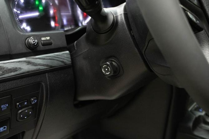Toyota Land Cruiser 200 Series Рестайлинг 2 с пробегом 2015 года, цена 5 099 000 рублей, 324309 км, внедорожник, Автокод Объявления