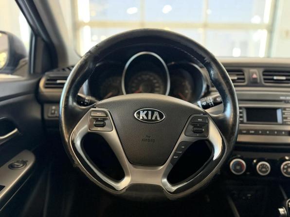 Kia Rio III Рестайлинг с пробегом 2015 года, цена 940 000 рублей, 169273 км, седан, Автокод Объявления