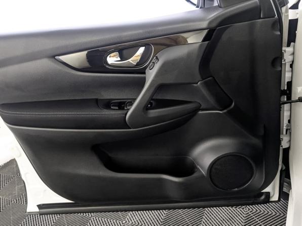 Nissan Qashqai II с пробегом 2017 года, цена 1 300 000 рублей, 164850 км, внедорожник, Автокод Объявления