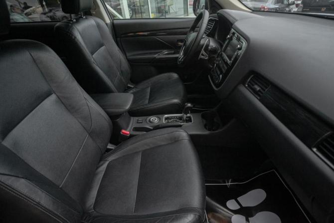 Mitsubishi Outlander III Рестайлинг с пробегом 2015 года, цена 2 335 000 рублей, 188500 км, внедорожник, Автокод Объявления