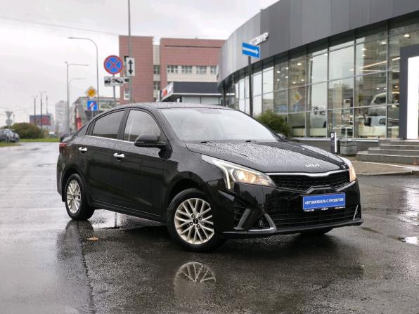 Kia Rio IV Рестайлинг с пробегом 2022 года, цена 1 350 000 рублей, 90975 км, седан, Автокод Объявления