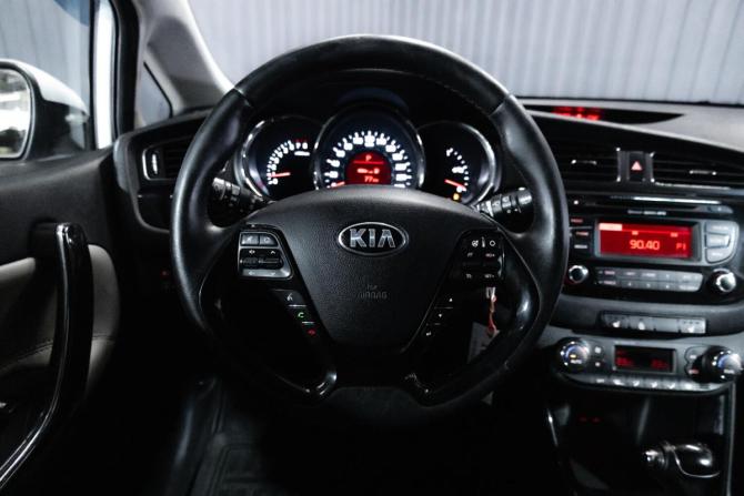 Kia Ceed II с пробегом 2013 года, цена 1 050 000 рублей, 184625 км, хэтчбек, Автокод Объявления