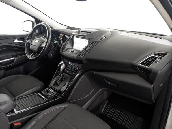 Ford Kuga II Рестайлинг с пробегом 2017 года, цена 1 715 000 рублей, 110263 км, внедорожник, Автокод Объявления