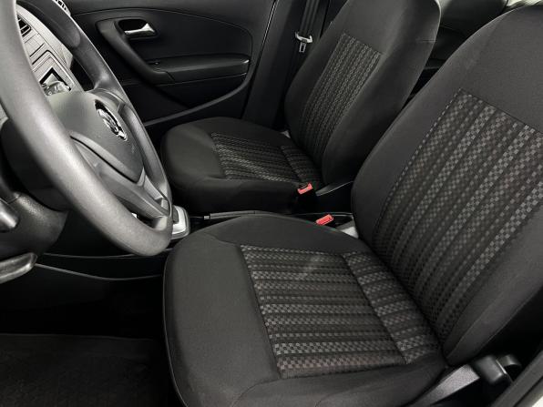 Volkswagen Polo V Рестайлинг с пробегом 2018 года, цена 1 350 000 рублей, 65304 км, седан, Автокод Объявления